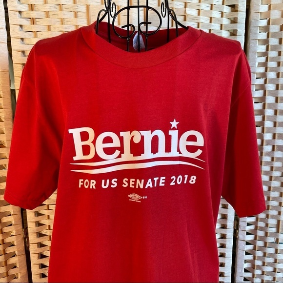 Bernie Sanders for US Senate 2018 Campaign T-shirt Red Like New Made in USA - Picture 2 of 11
